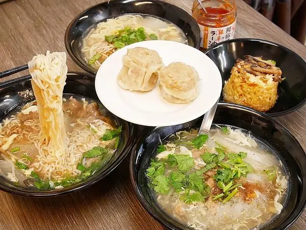 基隆帶筋肉羹 - 基隆在地人必吃肉羹  每日新鮮手作肉羹  除了可以搭配米粉、油麵  還有王子麵、烏龍麵等搭配  再搭配一份燒賣就是絕配