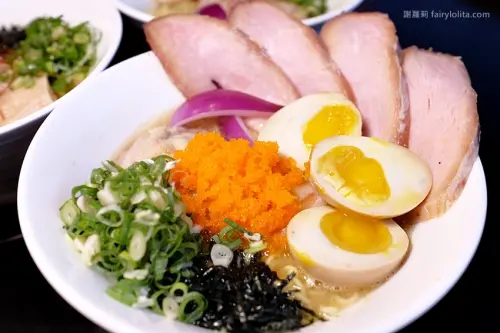 台中美食 | 麵屋聚。宵夜限定！隱藏版深夜系日式拉麵，一天只賣5小時！ @蹦啾♥謝蘿莉 La vie heureuse