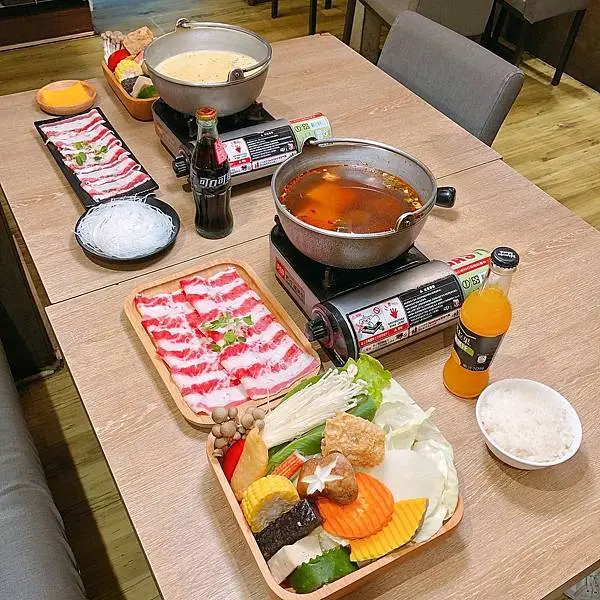 麻香色味一應俱全的麻辣火鍋，隱藏版牛奶起司鍋也不能錯過 | 【台北市大安區-六張犁站】得記麻辣火鍋-安居總店