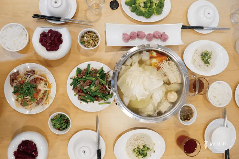 台中美食 品牛一館溫體牛涮涮鍋｜不用到台南也可以吃到鮮甜溫體牛啦！重點還CP值超高！台中溫體牛推薦~