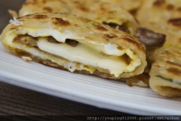 新北汐止區｜經炭號 肉蛋碳烤三明治，我覺得比起三明治，蛋餅更好吃(附菜單)！