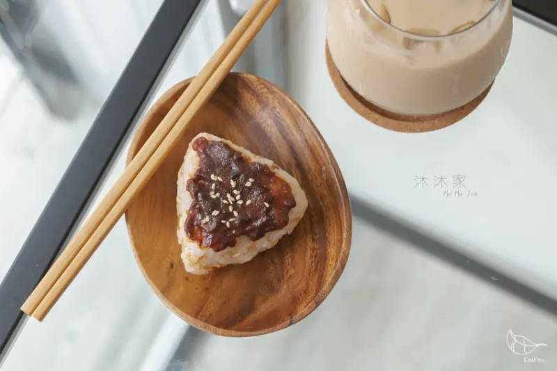 沐沐家朝食MuMuJia,手擀一份早晨的美好,日式飯糰與手擀蛋餅