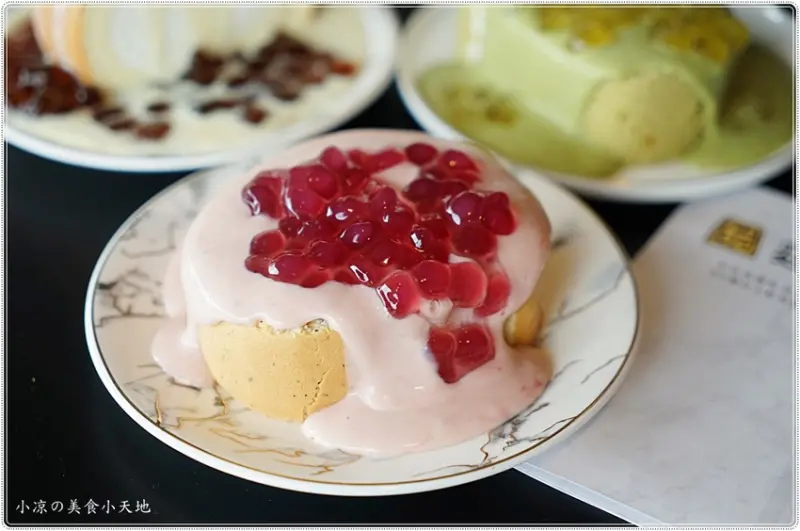 台中吐司第一品牌又一創舉，首創七彩珍珠淋醬生乳捲，超浮誇獨創30種口味生乳捲，有選擇障礙千萬不要來