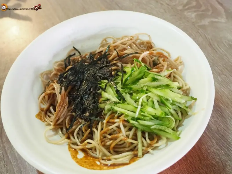 國民涼麵 台南東區涼麵 加皮蛋的涼麵吃過嗎？