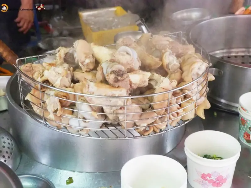 兵仔市菜市場無名老店 每次去都要排隊 黑白切/炒米粉/豬血湯/花生豬腳