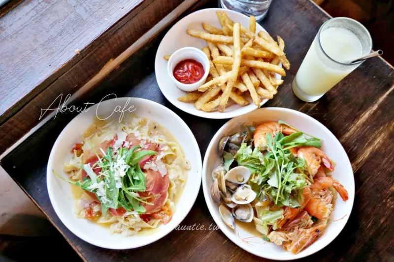 【新北】寬哥的關於咖啡 About Cafe 黃金瀑布旁 手工義大利麵 寵物友善餐廳 - 水晶安蹄 不務正業過生活