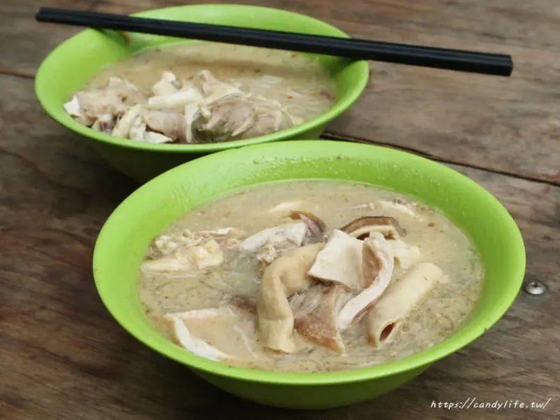 台中隱藏版巷弄美食，一開攤就爆多人，沒店名沒菜單，點完直接旁邊站著吃！