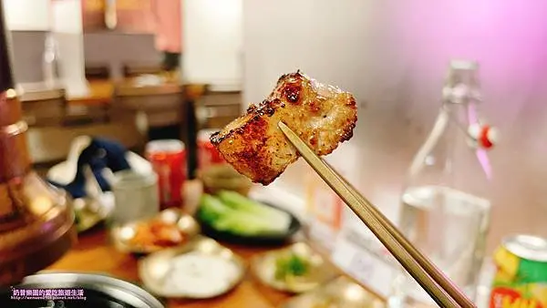 [台北市中山區]就是要吃肉Meat Love橡木炭火韓國烤肉，小菜吃到飽，專人烤肉＠美麗華店