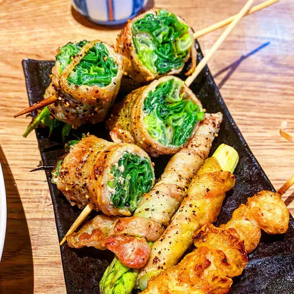 [台北日式]大直劍南路站「鳥丈爐端燒」道道無雷平價美味串燒店/多汁又Juice的三星蔥豬肉捲/燒烤恰到好處的雞肉串/超多口味雞肉丸/附菜單