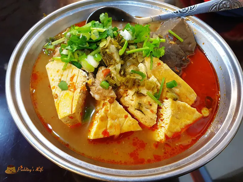 【新北餐廳】深坑老街臭豆腐料理《老地方 豆腐美食》金莎豆腐.炸臭豆腐.腸旺鴨血臭豆腐