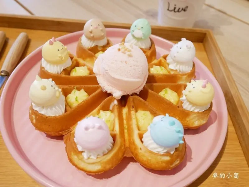 桃園平鎮｜超療癒的瀑布蛋糕，還有滿滿角落生物的鬆餅、各種可愛的馬林糖讓人瘋狂