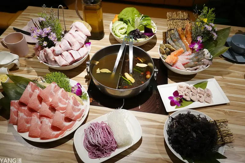 【台北】汆食作伙鍋，天然食材新鮮美味，用餐環境舒適，大推噴香麻辣鍋辣口不辣心