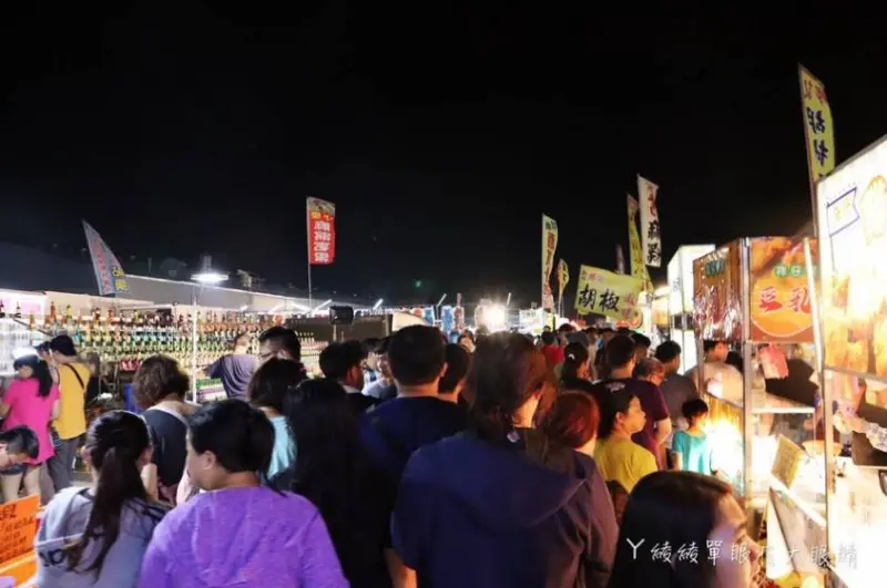 竹北明新觀光夜市正式開幕！每週四新竹夜市美食懶人包、停車資訊、消費券使用方式，新竹夜市時間表 - ㄚ綾綾單眼皮大眼睛