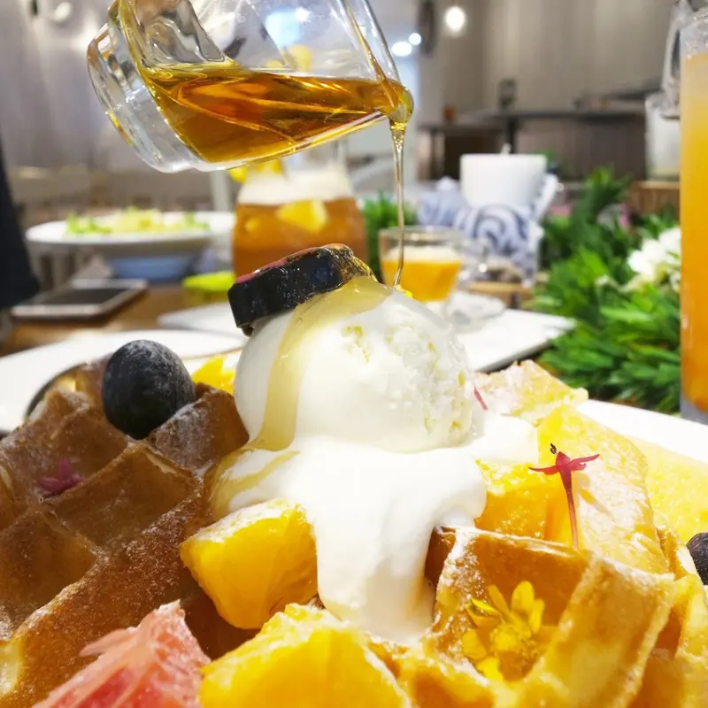 【好食分享】台北松山下午茶推薦,近中山國中站,夏綠地咖啡Charlotte Cafe,超好吃的手作米鬆餅