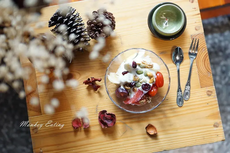 【台中豐原】安朶家1號獨書店│充滿書香隱密咖啡店│手作早午餐輕食、咖啡│不限時咖啡館