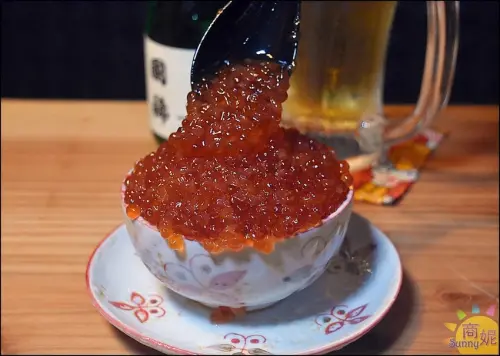 滿到爆出來鮭魚卵飯太犯規!台中巨大燈籠居酒屋【日月水台】免費體驗日本浴衣拍美照