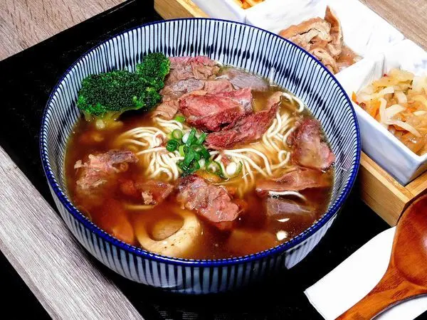 【欣欣秀泰影城美食】台灣郎正宗牛肉麵:長春路美食，台北必吃牛肉麵