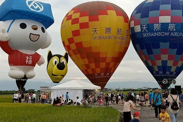 宜蘭版伯朗大道「熱氣球嘉年華」~~登上熱氣球眺望絕美的稻浪景觀．感受稻間美徑的魅力
