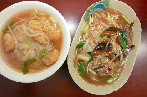 吃。高雄|岡山區。隱藏版の50年老店，在地居民美食口袋名單，整體菜色美味定價合理「岡山鱔魚明」。