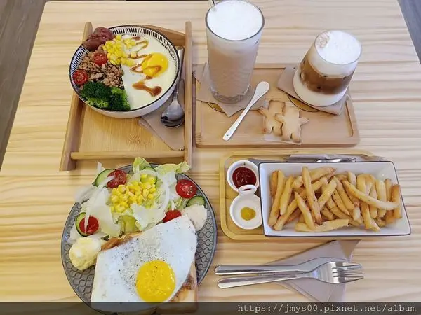 【J2 ♥ 食記】永安市場站 ♥ 好咖咖啡 ♥不限時寵物友善餐廳