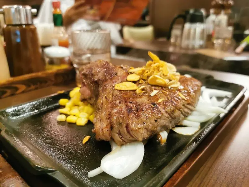 (南港捷運站)Ikinari Steak Taiwanw日本著名的立食牛排,台灣首家分店就在台北南港CITY LINK,牛排以克數計費高CP值牛排