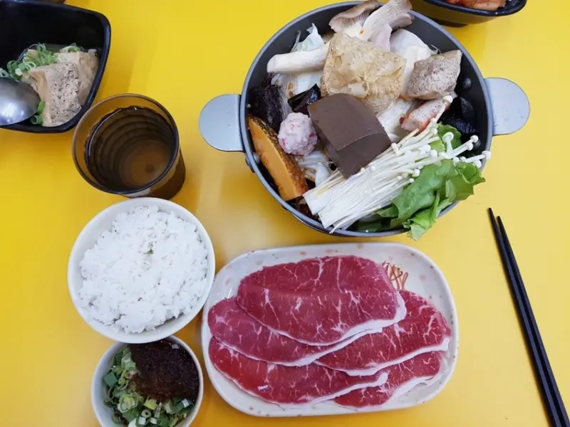 【台南小火鍋】王子小火鍋 ｜ 絕對辣到位的麻辣火鍋 ｜ 霸氣起司牛奶鍋 ｜ 性價比超高的台南小火鍋