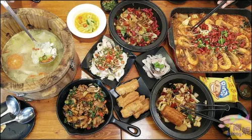 全台獨家四川木桶魚白湯入口香麻辣超過癮!逢甲必吃道地川味~漁知香木桶魚@商妮吃喝遊樂