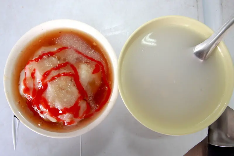 吃。高雄|楠梓區|右昌街美食，知名銅板價小吃，肉圓美味售價超值「右昌肉圓」。