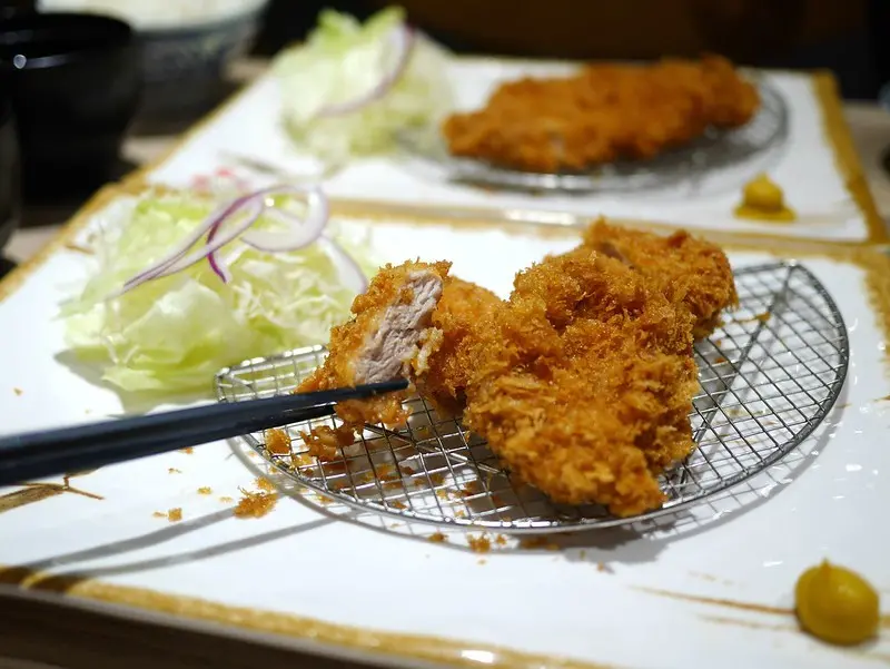 【桃園．中壢美食】赤神日式豬排中壢二代店，中壢 JC Park 食尚廣場4F。腰內豬排好吃！(中壢餐廳．中壢日式豬排定食．中壢簡餐)