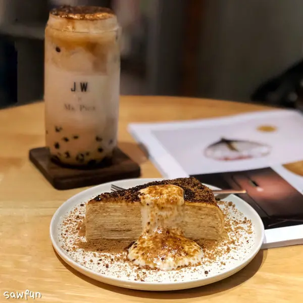 【台中美食】J.W. x Mr.Pica 審計新村附近選物咖啡廳 質感設計 悠閒下午茶 千層蛋糕 布丁 黑糖珍珠拿鐵 台中西區美食
