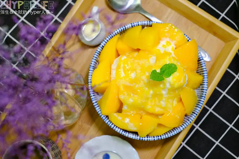 愜意食光│台中新店~珍珠奶茶雪花冰太難抗拒惹，伯爵茶口味濃厚，滿滿的珍珠擺在一旁就是欠吃😍