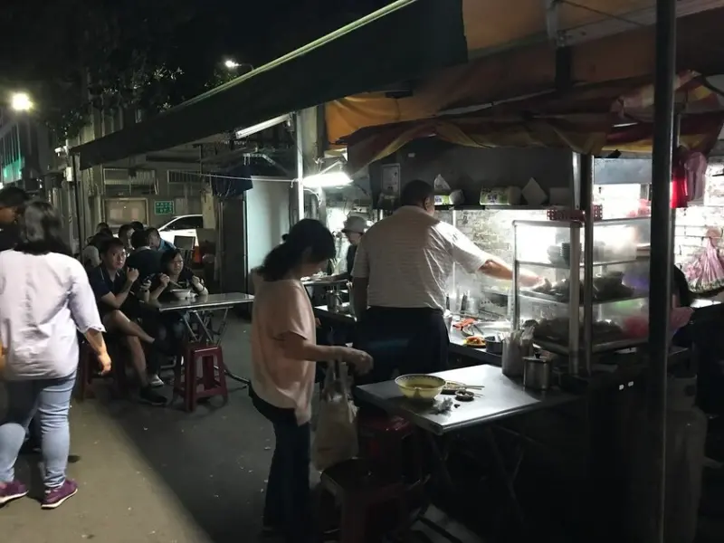 +（善導寺麵攤）林森路邊攤老字號小吃 多樣內臟、小菜濃濃台灣古早味-姊妹老麵攤