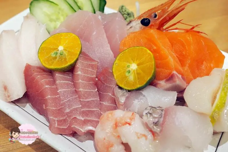 【高雄│苓雅】漁饗壽司丼飯專賣│日本師傅駐店│日式料理‧手作壽司│興中夜市‧三多商圈美食