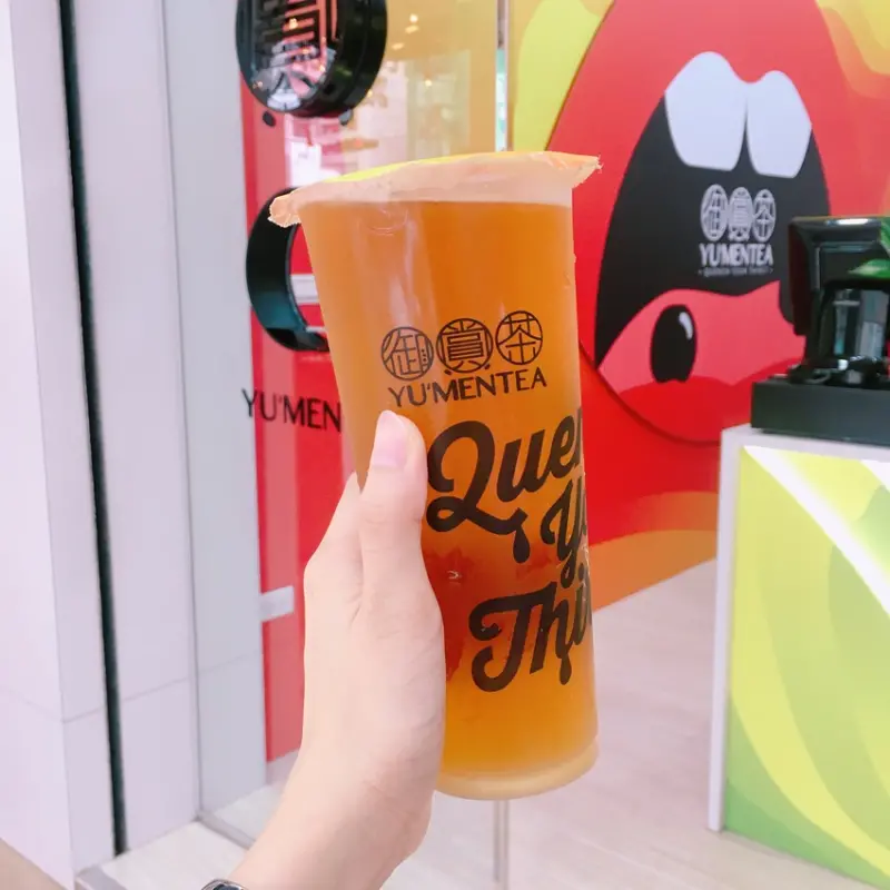 高雄 | 前金區漢神百貨旁的熱情紅唇，品出優質茶香，玩出創意新滋味-網美店新品牌