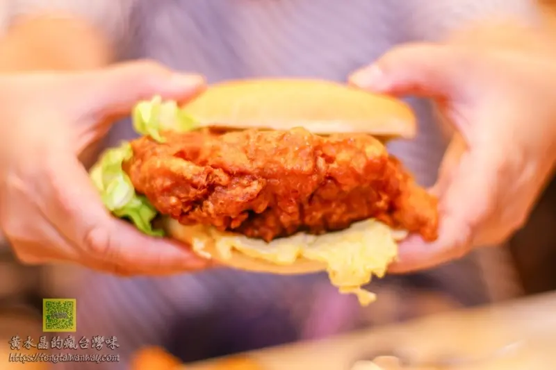 【桃園早餐】桃園人就要這樣吃，整隻浩克雞腿包進漢堡包才過癮