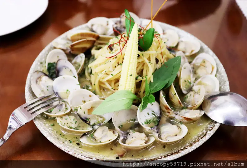樂悠-大甲美食-滿盤的平價豪華白酒蛤蜊義大利麵等著你挖掘