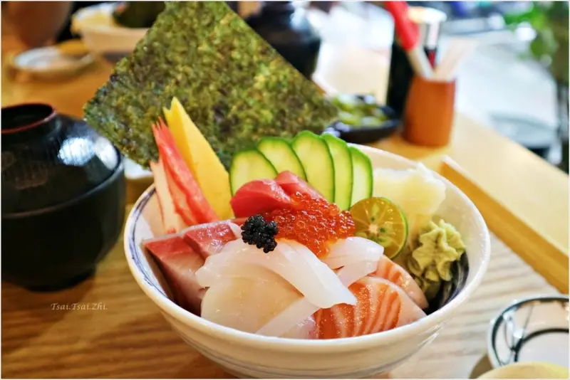 [台北信義]安吉食堂(捷運永春站)|超澎湃、超新鮮的招牌海鮮丼|提供客製化自製海鮮丼只要80元起喔!