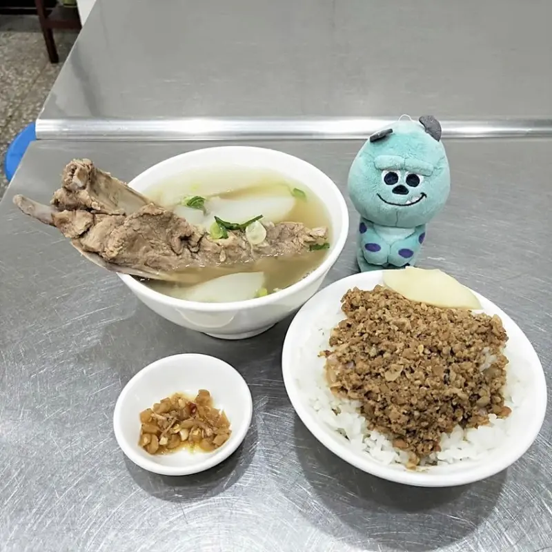 肉多又新鮮的無名排骨湯、滷肉飯-簡單樸實的好味道 I 松江南京7號出口、中山區美食