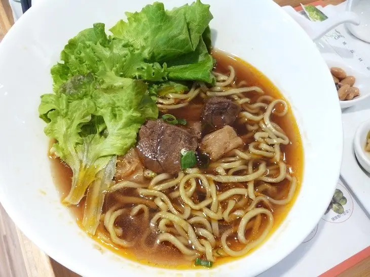 來自智慧農場的水耕蔬菜,享受簡單健康蔬食料理-台北東區美食必吃,台北精緻蔬食Nice Green美蔬菜廚房忠孝店体驗心得