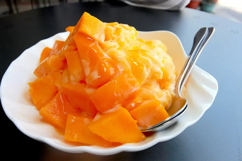 吃。高雄|鼓山區| 消暑聖品芒果冰及黑糖剉冰，黑糖剉冰值得推薦「陳Q黑砂糖剉冰」。