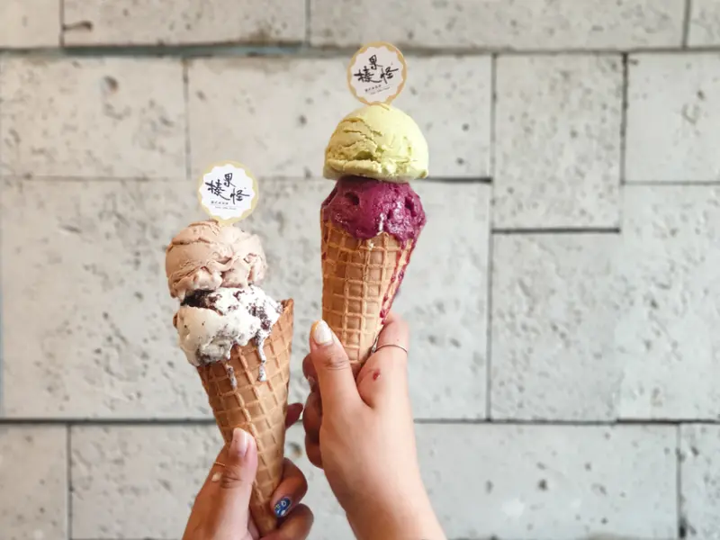 高雄美食||榛果怪-真搞怪!如咖啡廳般舒適，每日還會推出不同口味的義式冰淇淋||楠梓區、高雄冰品