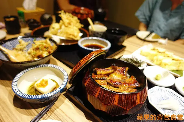 [食記] 新竹竹北 - 令和鰻 無刺現烤鰻魚 坐在塌塌米木椅上享受鰻魚的不同吃法 超酥脆野菜天婦羅 軟嫩鰻魚玉子燒 新竹美食
