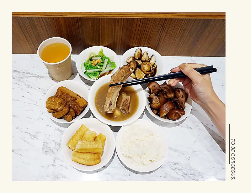 黃亞細肉骨茶 新竹巨城店。新竹美食。新加坡美食。在這裡，獨特的濃郁湯頭，有種讓人偷偷愛上的魔力