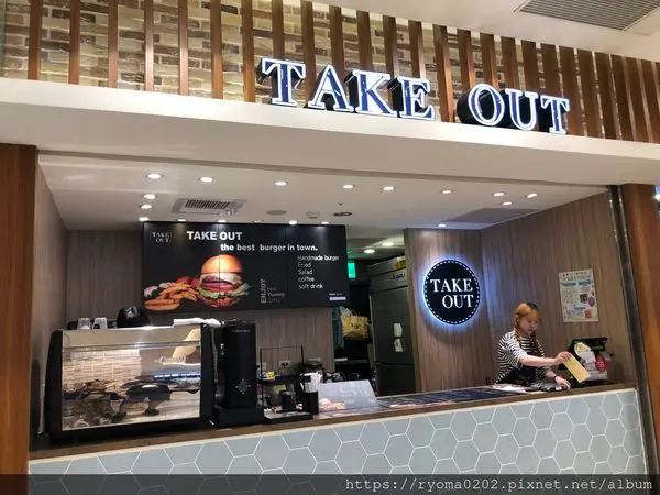 【Take Out Burger&Cafe/三井outlet/美式餐廳/新北林口/手工漢堡/創意漢堡/客製化漢堡】Take Out Burger&Cafe 漢堡+炸物+飲品，每月推出期
