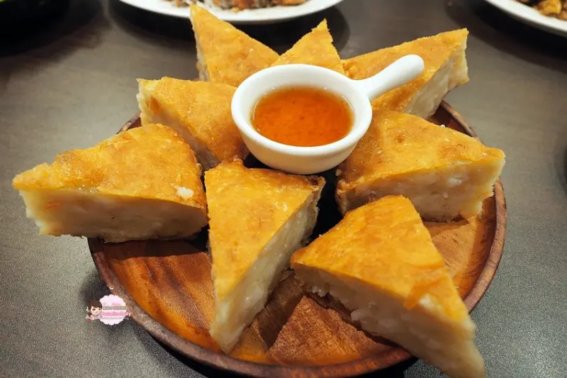 【臺北│中正】泰獅泰式料理│隱密小巷弄內竟然有超浮誇、超厚無敵月亮蝦餅！生意很好務必訂位！