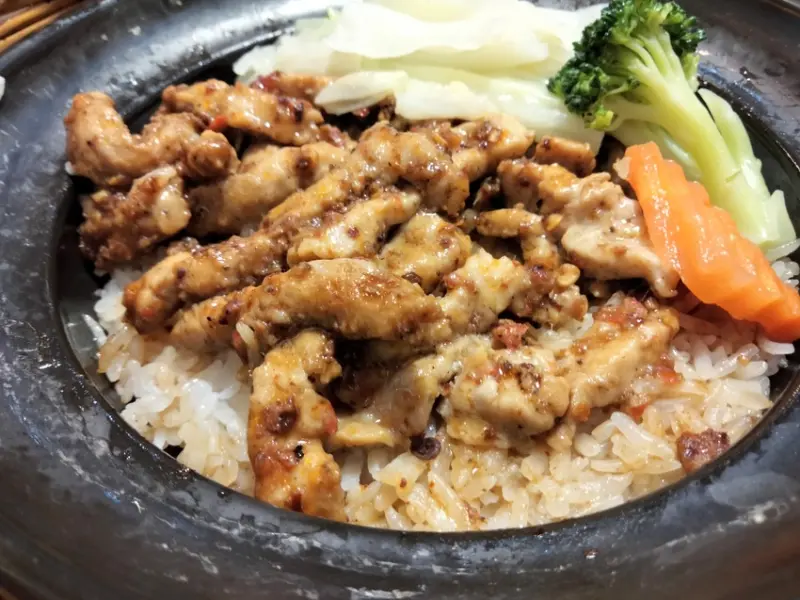 內壢美食-[王記煲仔飯]-俗擱大碗.湯品很有料