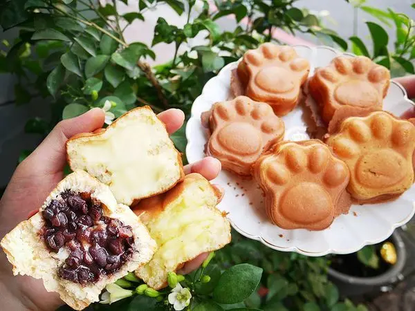 有料雞蛋糕 - 桃園爆漿雞蛋糕，檸檬、蘋果超新奇，還可以黑白配或組成紅豆牛奶，一份可以雙口味，怎麼吃就看你的創意