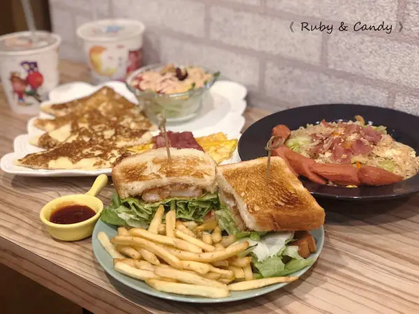 【晨光Brunch經典早餐】三重早午餐推薦_必吃的經典炒泡麵