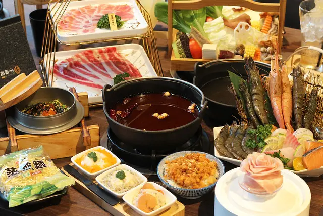 台中美食｜千波苑鍋の物-主打新鮮直送海鮮鍋物，飄浮松阪豬超吸睛