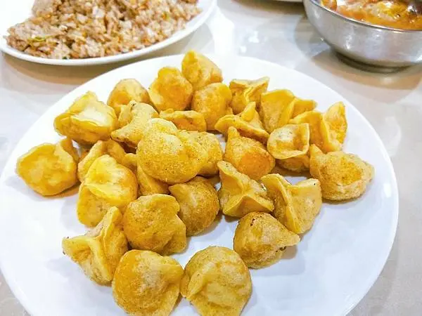 美食【馬祖。儷儐餐廳】炸黃金餃、老酒蛋必點｜南竿推薦餐廳｜可安排無菜單料理｜內含完整菜單